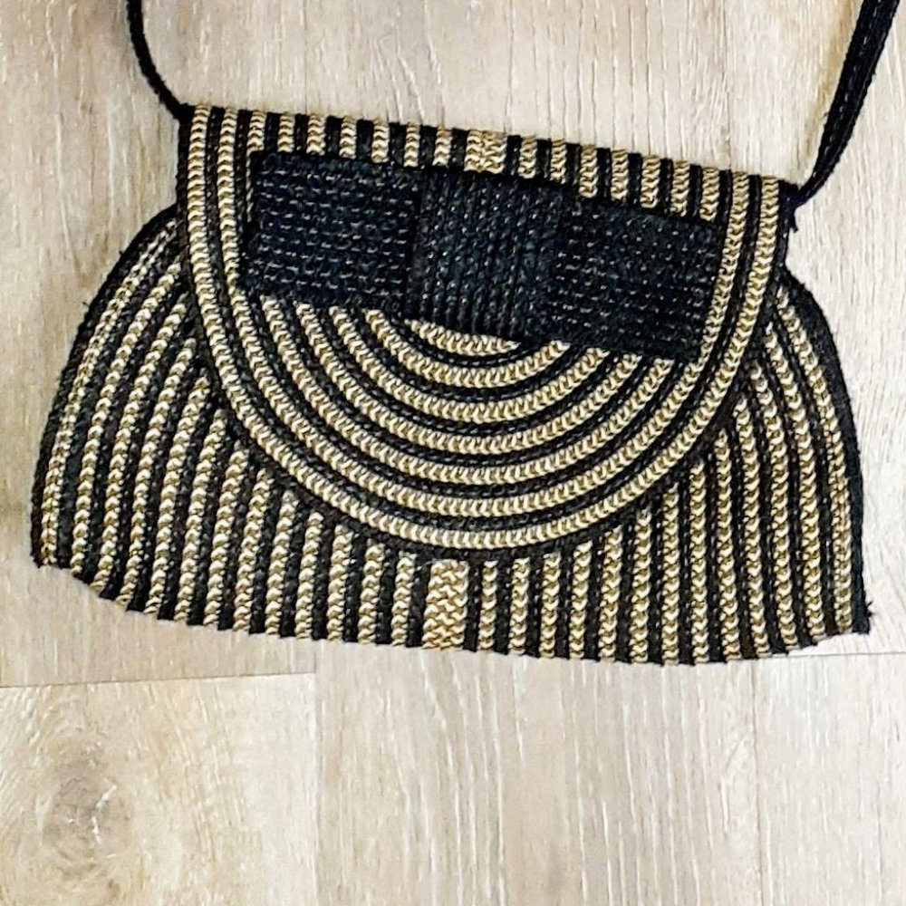 Two-tone Straw Woven Shoulder/Cross-body/Clutch